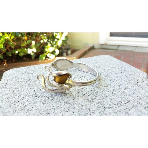 Vintage silver fork bracelet - clutching Tiger's eye stone- antique -boho - chic - Picture 3 of 6